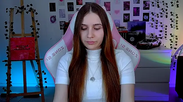 Snapshot of AliceCharmy chatting on 19, 9, 2025 AliceCharmy online show from 19, 9, 2025