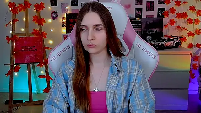 Snapshot of AliceCharmy chatting on 17, 11, 2025 AliceCharmy online show from 17, 11, 2025