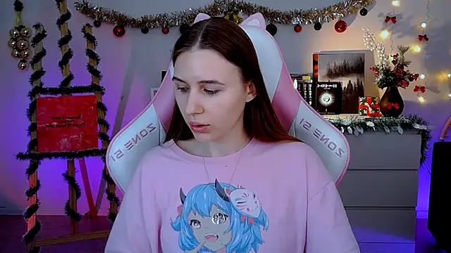 Snapshot of AliceCharmy chatting on 5, 12, 2025 AliceCharmy online show from 5, 12, 2025