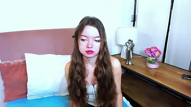 Snapshot of GraceLips chatting on 3, 3, 2025 GraceLips online show from 3, 3, 2025