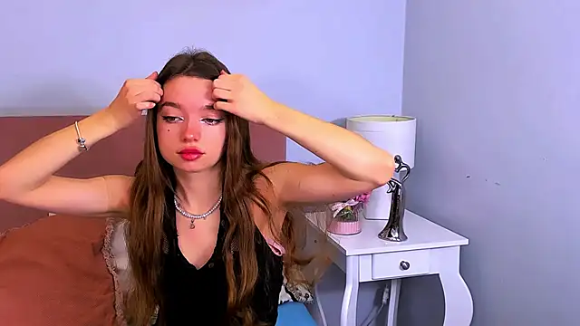 Snapshot of GraceLips chatting on 18, 3, 2025 GraceLips online show from 18, 3, 2025