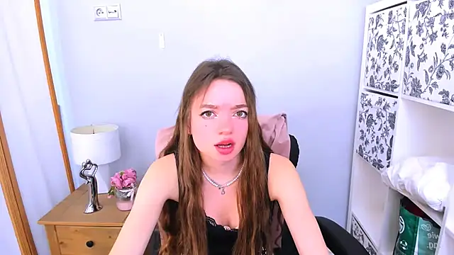 Snapshot of GraceLips chatting on 19, 3, 2025 GraceLips online show from 19, 3, 2025