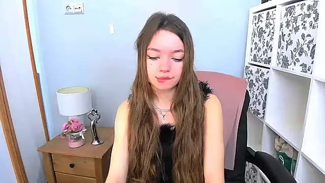 Snapshot of GraceLips chatting on 23, 3, 2025 GraceLips online show from 23, 3, 2025