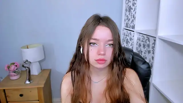 Snapshot of GraceLips chatting on 25, 10, 2025 GraceLips online show from 25, 10, 2025