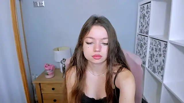 Snapshot of GraceLips chatting on 31, 10, 2025 GraceLips online show from 31, 10, 2025