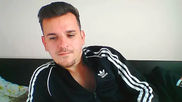 Snapshot of Huge_cock22cm chatting on 28, 10, 2025 Huge cock22cm online show from 28, 10, 2025