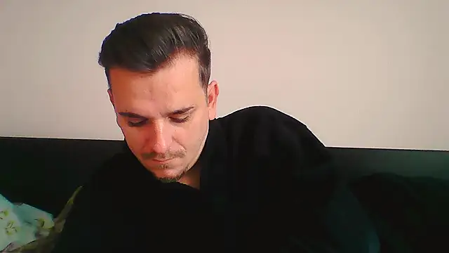 Snapshot of Huge_cock22cm chatting on 25, 11, 2025 Huge cock22cm online show from 25, 11, 2025