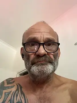 Snapshot of ShyDave81 chatting on 28, 7, 2026 ShyDave81 online show from 28, 7, 2026
