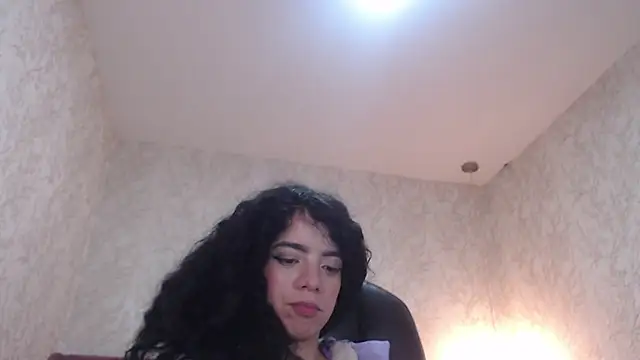 Snapshot of EmmaCowperr chatting on 8, 1, 2025 EmmaCowperr online show from 8, 1, 2025