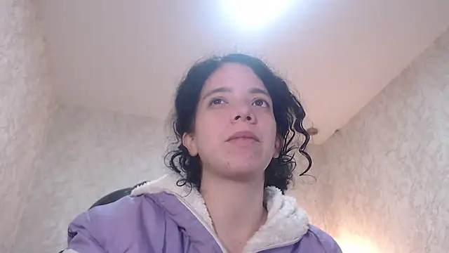 Snapshot of EmmaCowperr chatting on 10, 1, 2025 EmmaCowperr online show from 10, 1, 2025