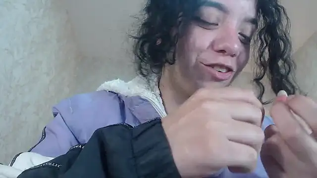 Snapshot of EmmaCowperr chatting on 15, 1, 2025 EmmaCowperr online show from 15, 1, 2025