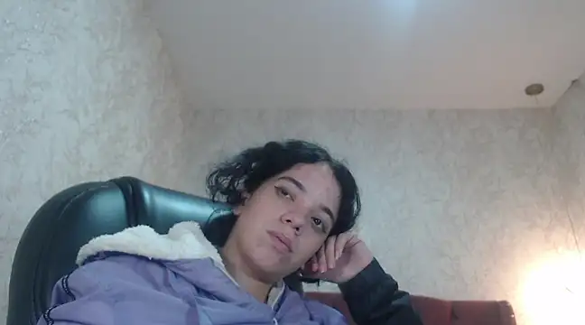 Snapshot of EmmaCowperr chatting on 15, 1, 2025 EmmaCowperr online show from 15, 1, 2025