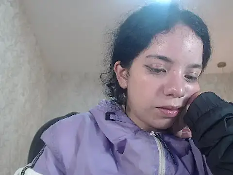 Snapshot of EmmaCowperr chatting on 16, 1, 2025 EmmaCowperr online show from 16, 1, 2025