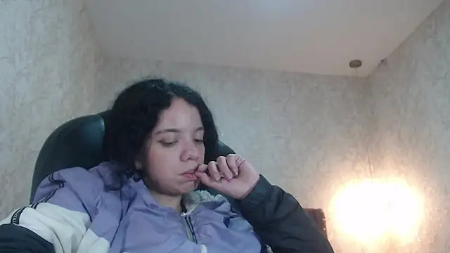 Snapshot of EmmaCowperr chatting on 16, 1, 2025 EmmaCowperr online show from 16, 1, 2025