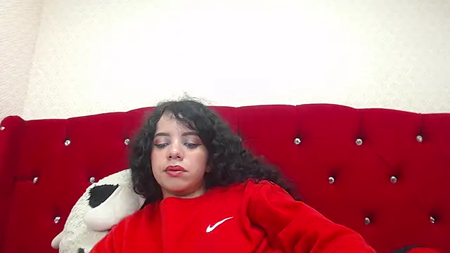 Snapshot of EmmaCowperr chatting on 4, 2, 2025 EmmaCowperr online show from 4, 2, 2025