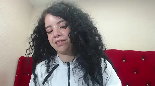 Snapshot of EmmaCowperr chatting on 5, 2, 2025 EmmaCowperr online show from 5, 2, 2025