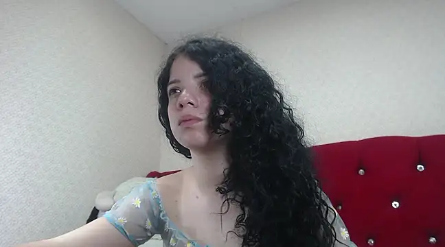 Snapshot of EmmaCowperr chatting on 11, 2, 2025 EmmaCowperr online show from 11, 2, 2025