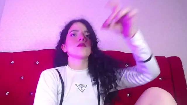 Snapshot of EmmaCowperr chatting on 13, 2, 2025 EmmaCowperr online show from 13, 2, 2025