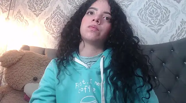 Snapshot of EmmaCowperr chatting on 23, 2, 2025 EmmaCowperr online show from 23, 2, 2025