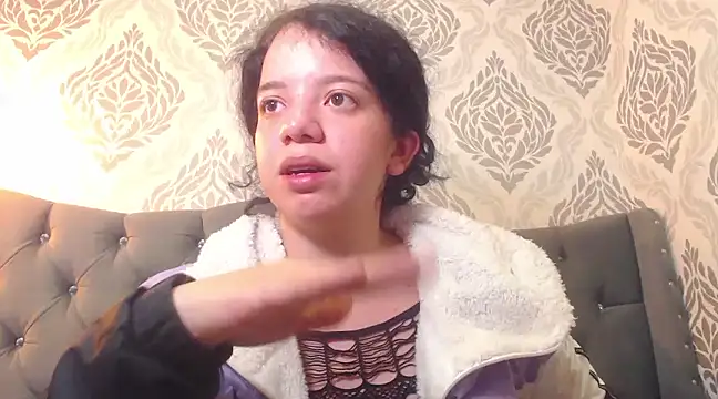 Snapshot of EmmaCowperr chatting on 27, 2, 2025 EmmaCowperr online show from 27, 2, 2025