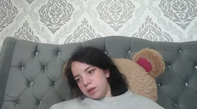 Snapshot of EmmaCowperr chatting on 3, 3, 2025 EmmaCowperr online show from 3, 3, 2025