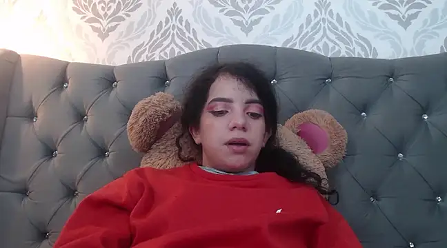 Snapshot of EmmaCowperr chatting on 4, 3, 2025 EmmaCowperr online show from 4, 3, 2025