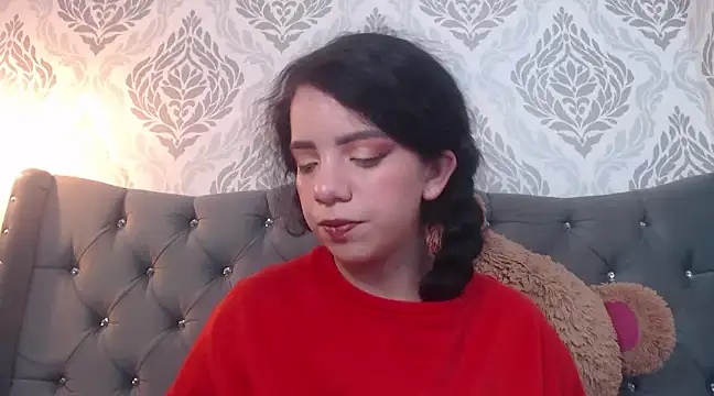 Snapshot of EmmaCowperr chatting on 5, 3, 2025 EmmaCowperr online show from 5, 3, 2025