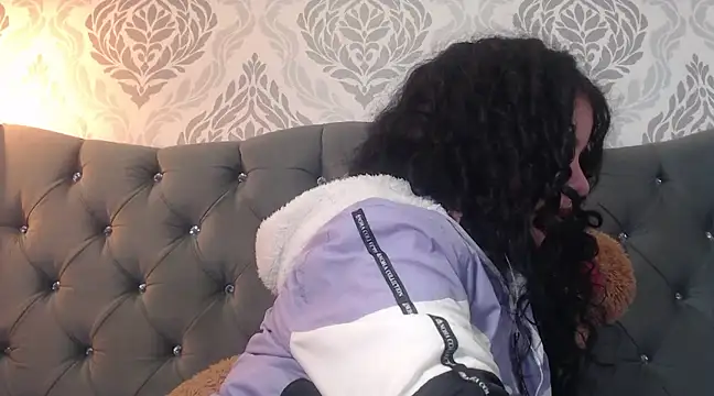 Snapshot of EmmaCowperr chatting on 6, 3, 2025 EmmaCowperr online show from 6, 3, 2025