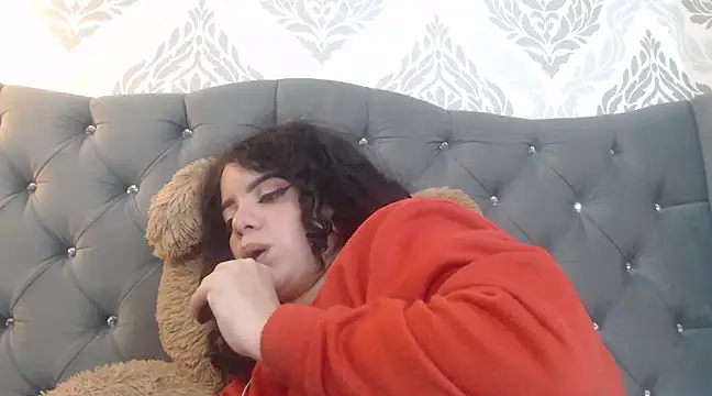 Snapshot of EmmaCowperr chatting on 8, 3, 2025 EmmaCowperr online show from 8, 3, 2025