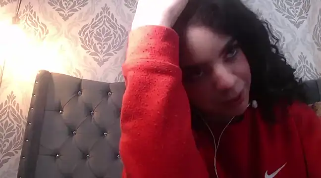 Snapshot of EmmaCowperr chatting on 10, 3, 2025 EmmaCowperr online show from 10, 3, 2025