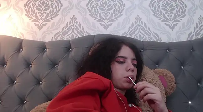 Snapshot of EmmaCowperr chatting on 11, 3, 2025 EmmaCowperr online show from 11, 3, 2025