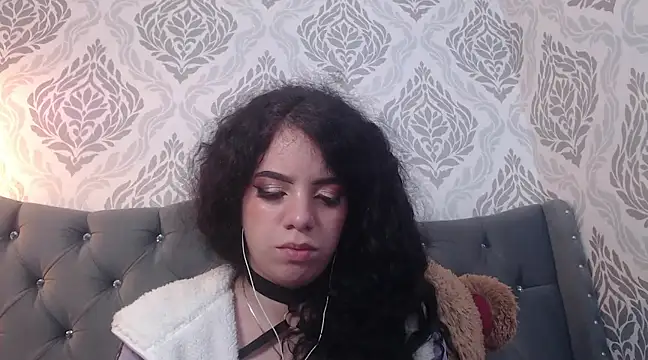 Snapshot of EmmaCowperr chatting on 11, 3, 2025 EmmaCowperr online show from 11, 3, 2025