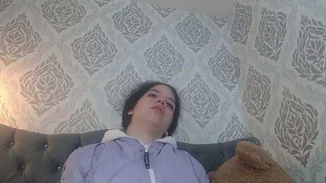 Snapshot of EmmaCowperr chatting on 17, 3, 2025 EmmaCowperr online show from 17, 3, 2025