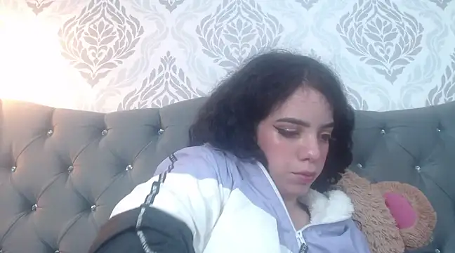 Snapshot of EmmaCowperr chatting on 19, 3, 2025 EmmaCowperr online show from 19, 3, 2025