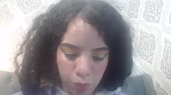 Snapshot of EmmaCowperr chatting on 21, 3, 2025 EmmaCowperr online show from 21, 3, 2025