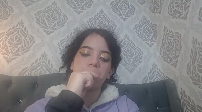 Snapshot of EmmaCowperr chatting on 21, 3, 2025 EmmaCowperr online show from 21, 3, 2025