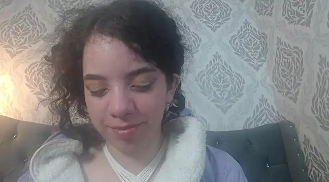 Snapshot of EmmaCowperr chatting on 21, 3, 2025 EmmaCowperr online show from 21, 3, 2025