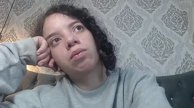 Snapshot of EmmaCowperr chatting on 22, 3, 2025 EmmaCowperr online show from 22, 3, 2025