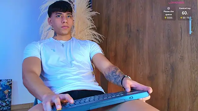 Snapshot of Josep_Davies chatting on 2, 11, 2025 Josep Davies online show from 2, 11, 2025