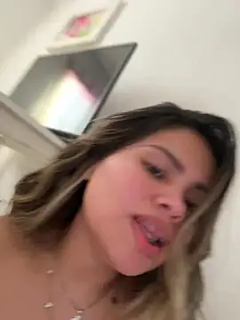 Snapshot of melanny10 chatting on 1, 1, 2025 melanny10 online show from 1, 1, 2025