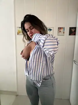 Snapshot of melanny10 chatting on 2, 1, 2025 melanny10 online show from 2, 1, 2025