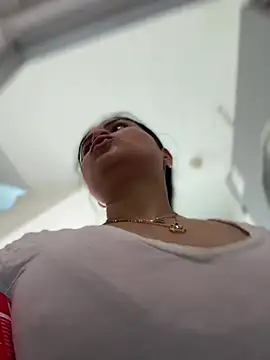 Snapshot of melanny10 chatting on 1, 2, 2025 melanny10 online show from 1, 2, 2025