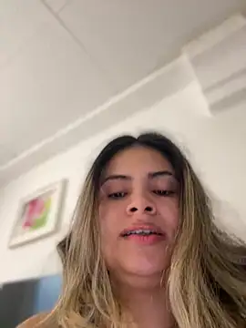 Snapshot of melanny10 chatting on 8, 2, 2025 melanny10 online show from 8, 2, 2025