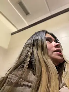 Snapshot of melanny10 chatting on 6, 3, 2025 melanny10 online show from 6, 3, 2025