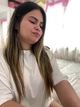 Snapshot of melanny10 chatting on 21, 3, 2025 melanny10 online show from 21, 3, 2025