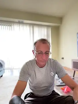 Snapshot of mouser21212 chatting on 31, 7, 2026 mouser21212 online show from 31, 7, 2026