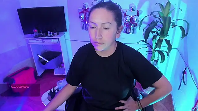 LucyStrike  online show from 2, 6, 2026