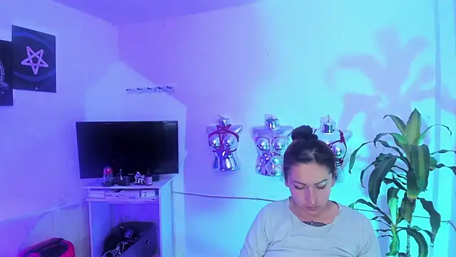 LucyStrike  online show from 3, 6, 2026