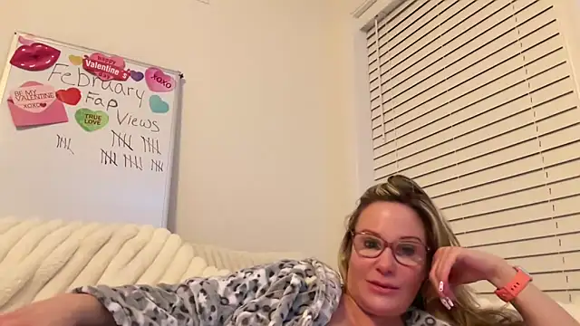 Milf Goddess online show from 24, 2, 2025