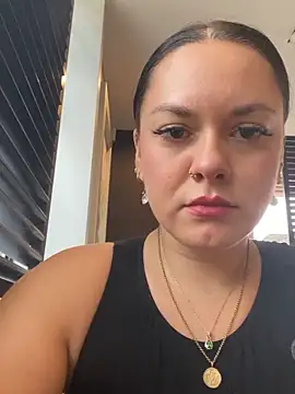 Snapshot of Luccreccia_ chatting on 20, 9, 2025 Luccreccia online show from 20, 9, 2025